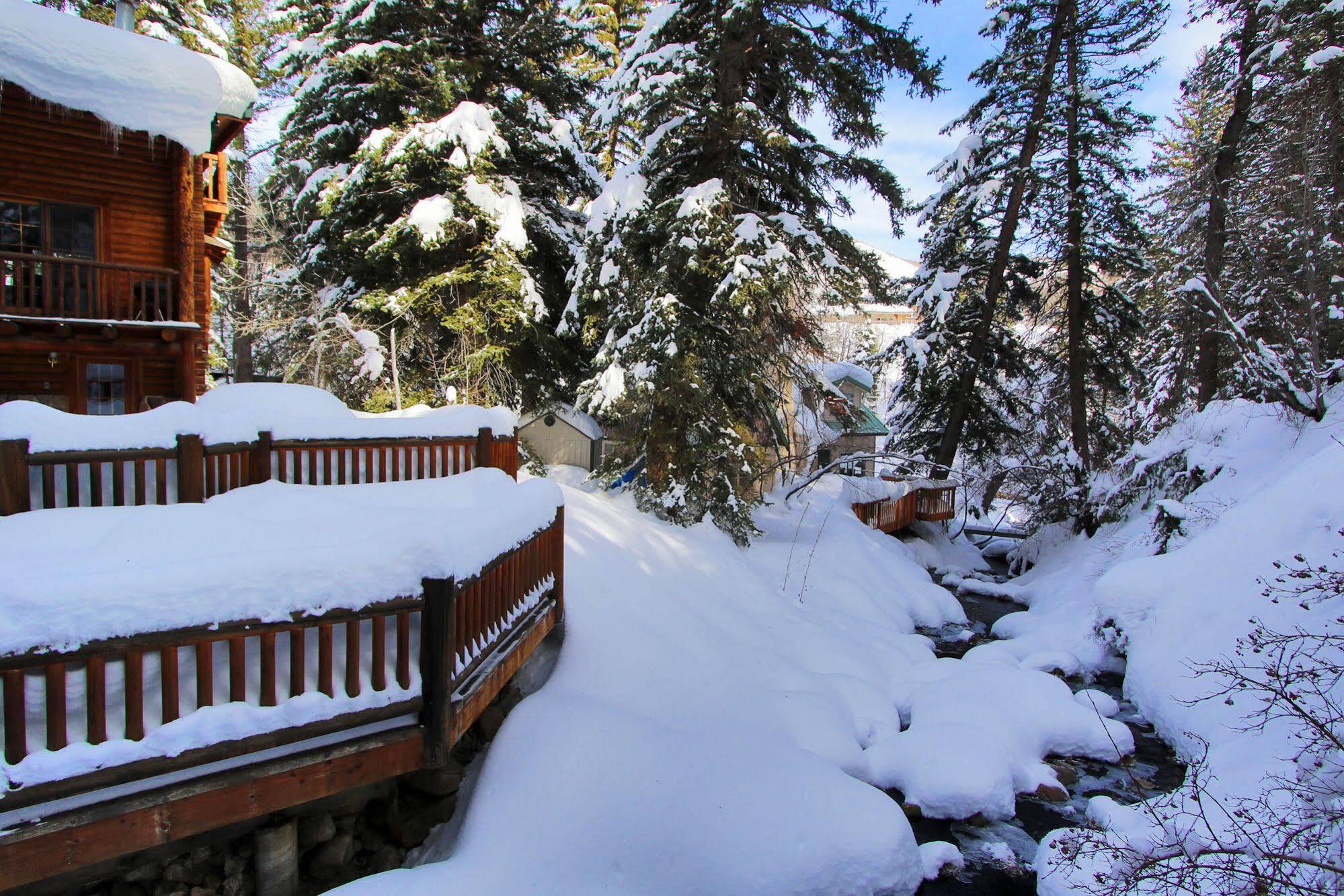 Log Cabin On The Stream Sundance Esterno foto