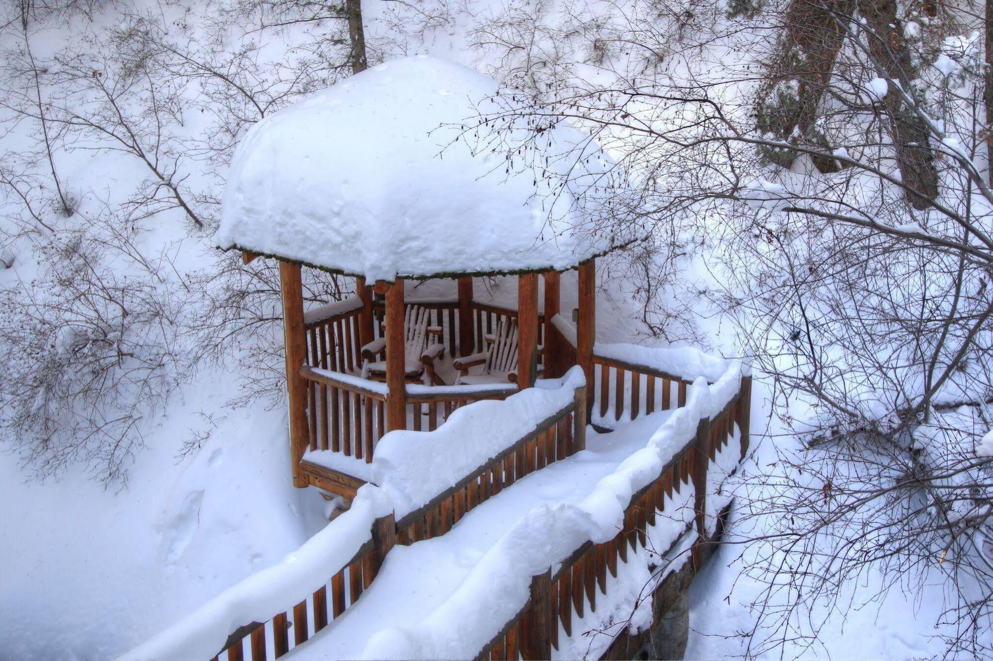 Log Cabin On The Stream Sundance Esterno foto